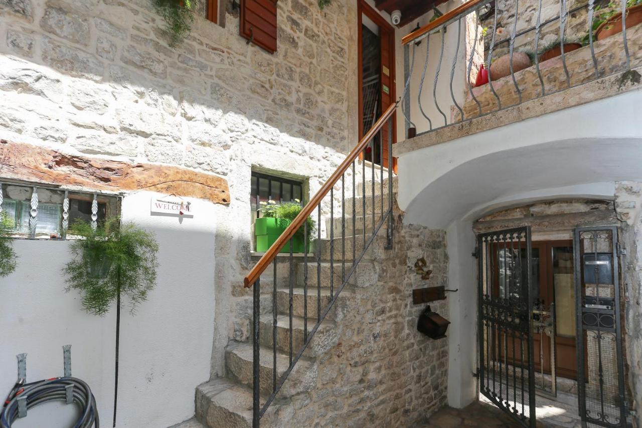 Apartments Salvezani Σπλιτ Εξωτερικό φωτογραφία